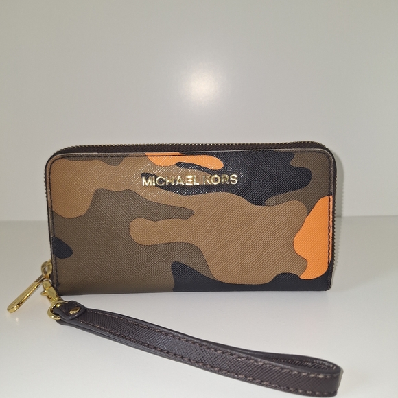 Michael Kors Handbags - NWOT Michael Kors Camo Orange Zip Wallet w/ Textured Finish